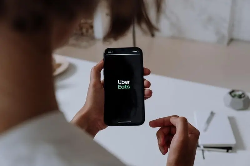 S’inscrire sur Uber Eats et Deliveroo en tant que restaurant
